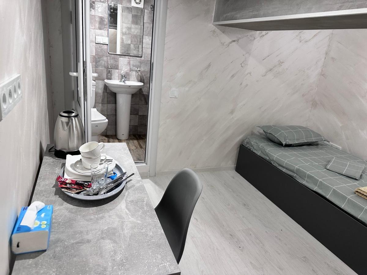 Mandarin Hotel 예레반 외부 사진